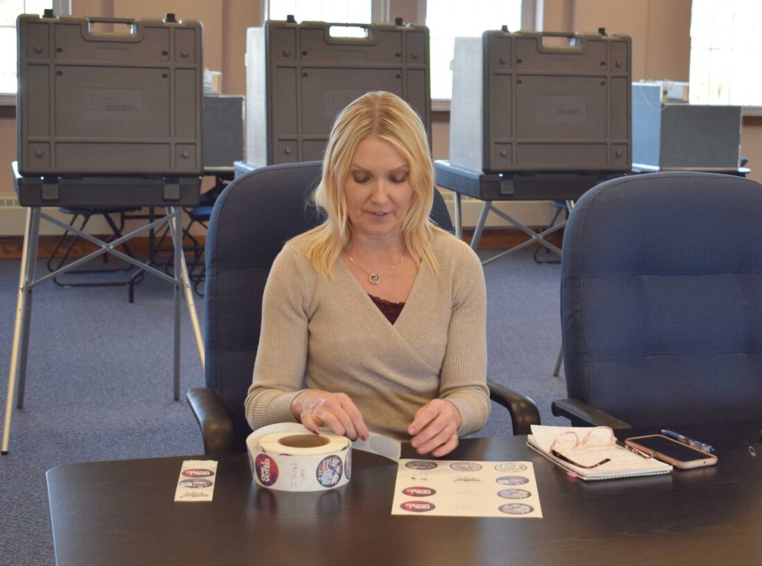 Early voting begins Saturday at Kingsford City Hall News, Sports